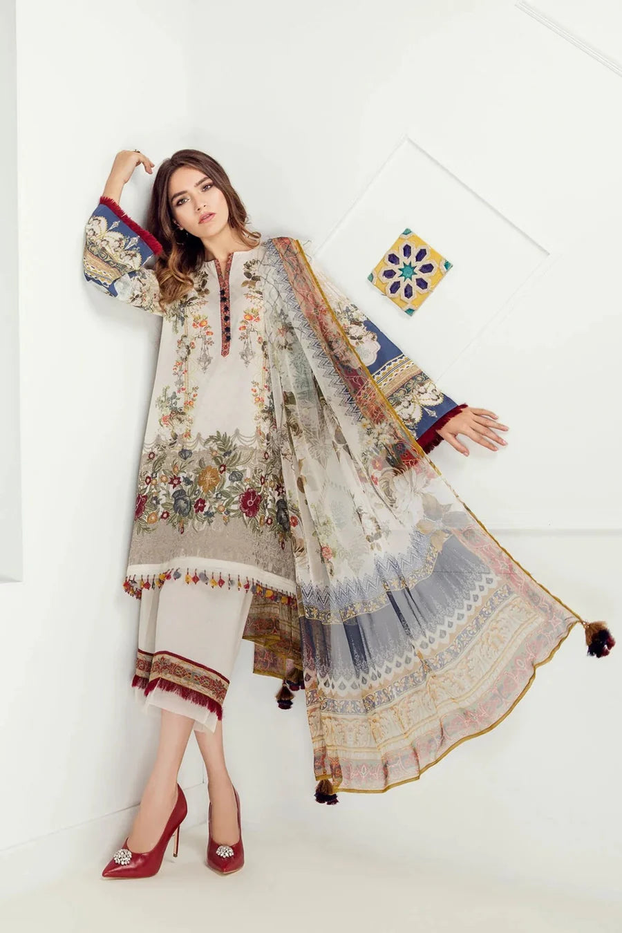 3 Piece Heavy Bunch Digital Printed Lawn Suit With Soft Chiffon Dupatta - Unstitched